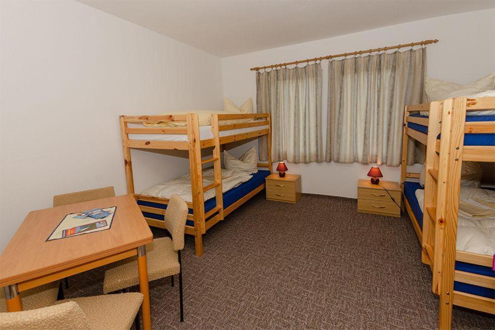 Familienzimmer Mit Gemeinschaftsbad Gross Banzelvitz Exteriör bild